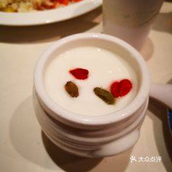 撒拉花兒西域美食圣熙8號(hào)店干果酸奶食評(píng) 大眾點(diǎn)評(píng)口碑與雨軒齋清真食品的融合印象